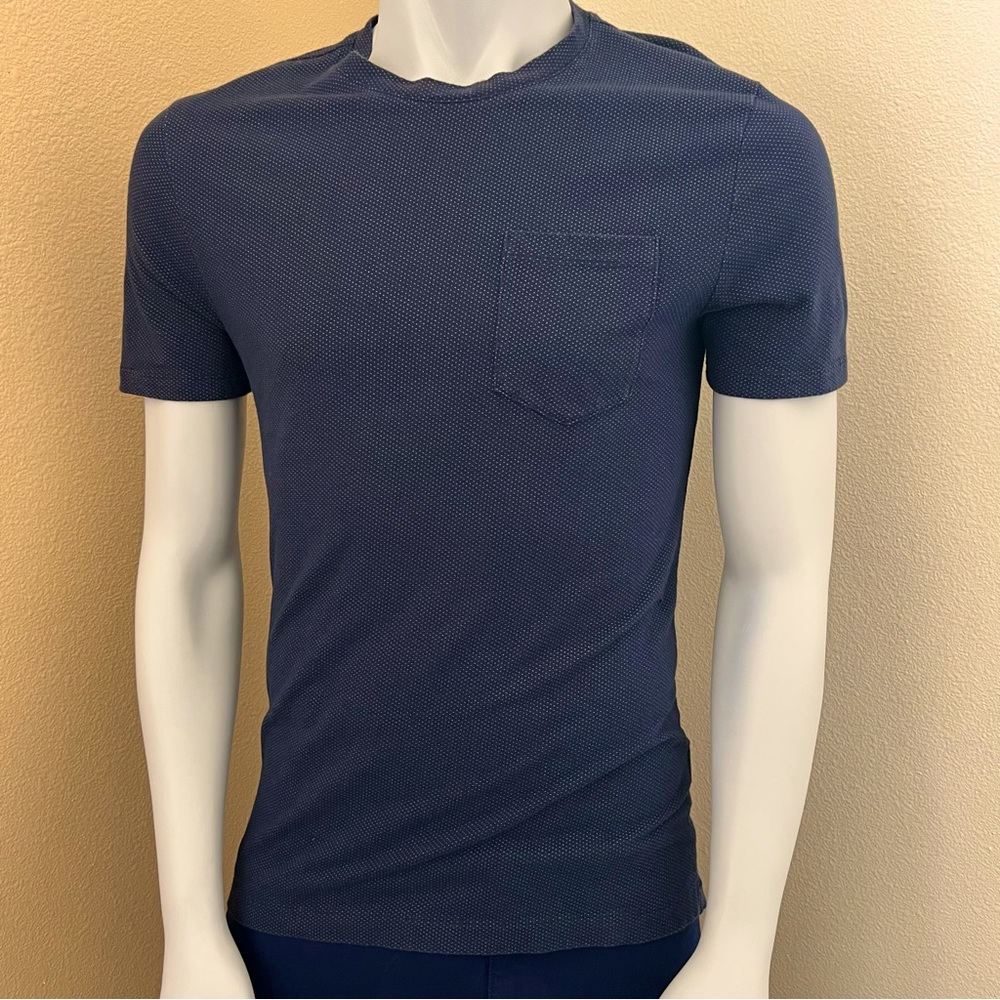 Banana Republic Blue Dottted Casual Short Sleeve Stretch Pocket Tee